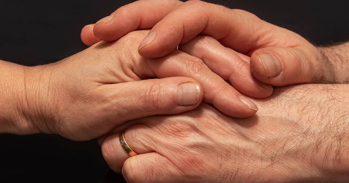 Faith-Based Counselling vs. Secular Therapy: What’s the Difference?